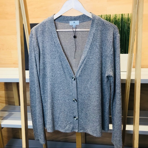 Socialite Tops - SOCIALITE TEE.